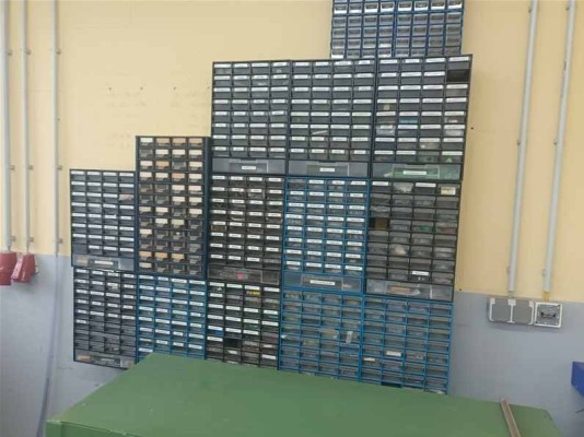 Bild Sortiment Kleinteilemagazine